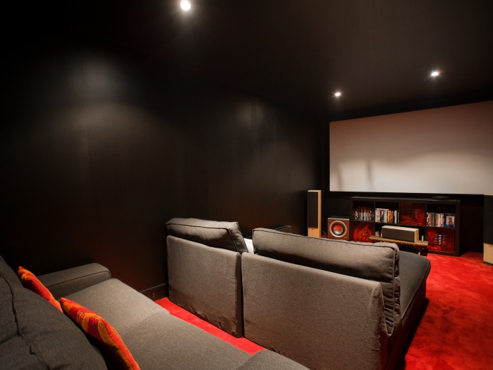 Moquette salle cinéma : le sol parfait pour les cinéphiles !